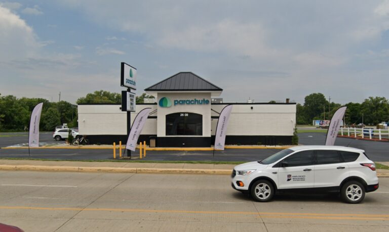 Plasma Donation at Parachute Plasma Donation Center Vincennes, IN Plasma Donation at Parachute Plasma Donation Center Vincennes, IN